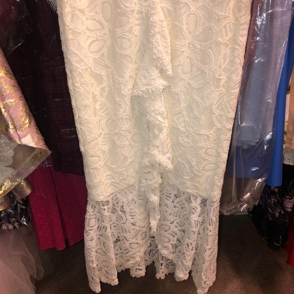 ALEXIS Lace Long Sleeved Midi Dress NWT - Picture 8 of 10